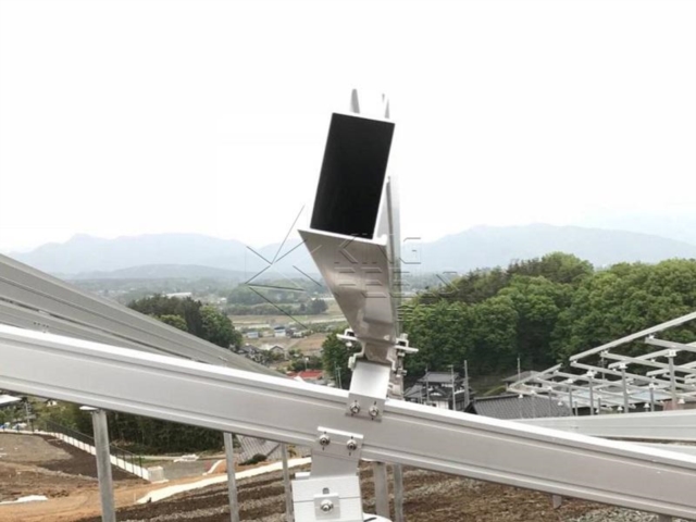 Système de montage au sol de pente de rail de montage de poteau de panneau solaire